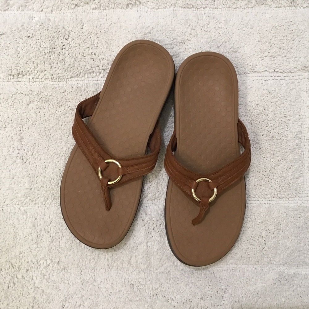 Vionic sandal size 8